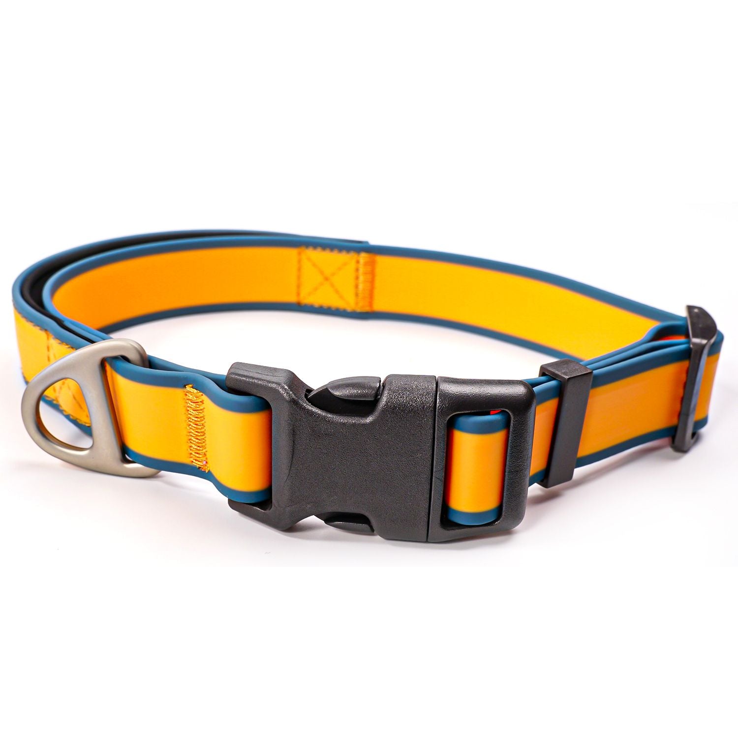 Tactical collar for medium and large dogs Odor-proof & mildew-resistant Beach-ready quick rinse Non-slip padded interior Rust-proof zinc alloy D-ring Tactical PVC collar for bite work Mountain hiking