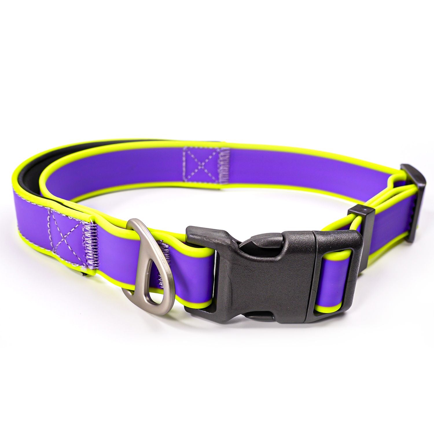 Tactical collar for medium and large dogs Odor-proof & mildew-resistant Beach-ready quick rinse Non-slip padded interior Rust-proof zinc alloy D-ring Tactical PVC collar for bite work Mountain hiking